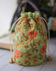 Bolsa floral de bruja