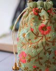 Bolsa floral de bruja